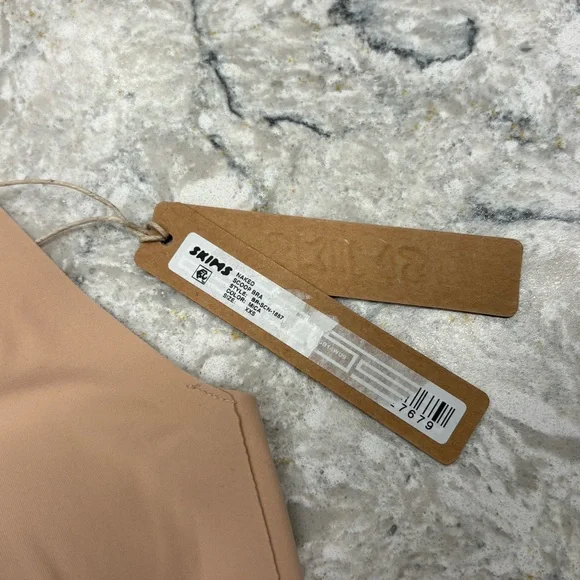 SKIMS Naked Scoop Bralette NWT in Mica - Picture 6 of 6